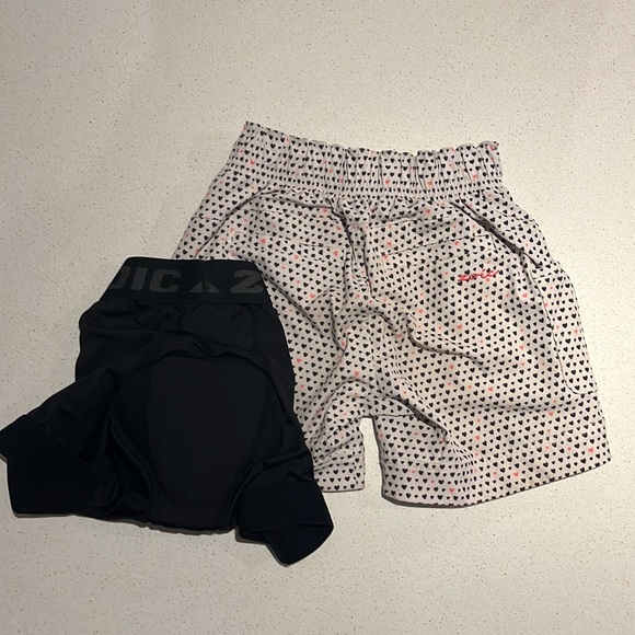 Zoic girls bike shorts - Picture 2 of 6